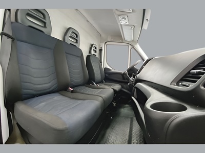 Iveco Daily Furgon 2.3 TD 35S 16 V 4100/H2 115 kW (156 CV) 18 Iveco Daily Furgon 2.3 TD 35S 16 V 4100/H2 115 kW (156 CV) 18