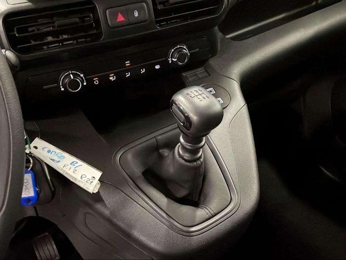 Opel Combo Cargo 1.5 Diesel S&S XL 1000kg 75 kW (102 CV) KM0 en Sevilla Opel Combo Cargo 1.5 Diesel S&S XL 1000kg 75 kW (102 CV) KM0 en Sevilla