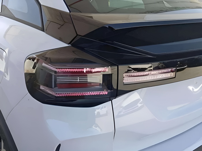 Citroen ë-C4 X 50KWh eléctrico Shine 100 kW (136 CV) Vehículo usado en Sevilla Citroen ë-C4 X 50KWh eléctrico Shine 100 kW (136 CV) Vehículo usado en Sevilla