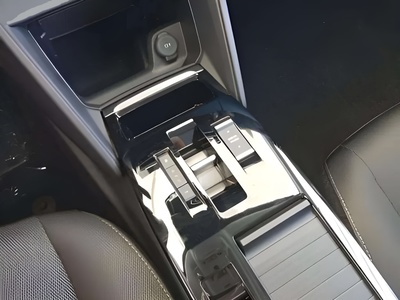 Citroen ë-C4 X 50KWh eléctrico Shine 100 kW (136 CV) 17 Citroen ë-C4 X 50KWh eléctrico Shine 100 kW (136 CV) 17