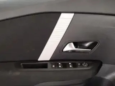 Citroen C4 Hybrid 136 e-DCS6 Business Edition 100 kW (136 CV) 10 Citroen C4 Hybrid 136 e-DCS6 Business Edition 100 kW (136 CV) 10