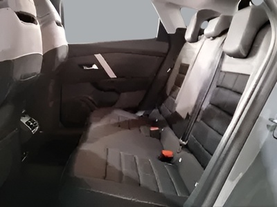 Citroen C4 Hybrid 136 e-DCS6 Business Edition 100 kW (136 CV) 8 Citroen C4 Hybrid 136 e-DCS6 Business Edition 100 kW (136 CV) 8