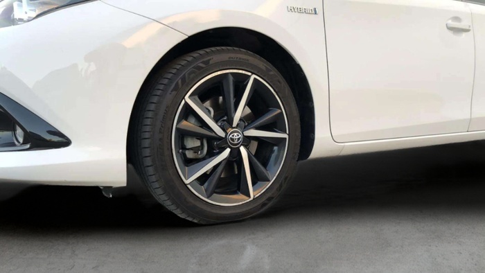 Toyota Auris 140H Hybrid Business 100 kW (136 CV) Vehículo usado en Sevilla Toyota Auris 140H Hybrid Business 100 kW (136 CV) Vehículo usado en Sevilla