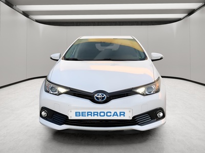 Toyota Auris 140H Hybrid Business 100 kW (136 CV) 8 Toyota Auris 140H Hybrid Business 100 kW (136 CV) 8