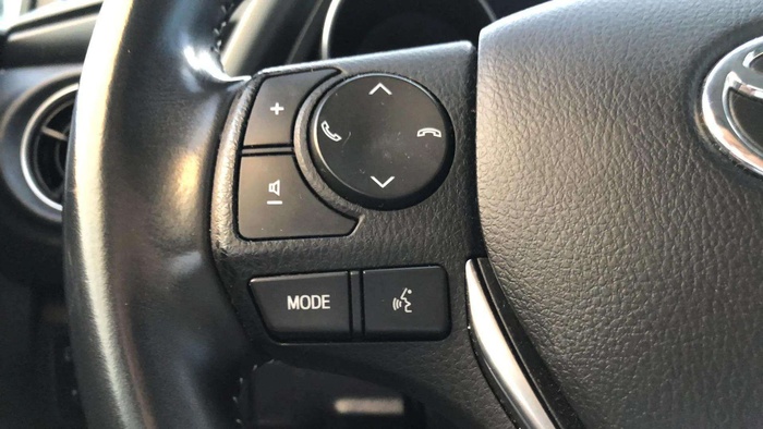 Toyota Auris 140H Hybrid Business 100 kW (136 CV) Vehículo usado en Sevilla Toyota Auris 140H Hybrid Business 100 kW (136 CV) Vehículo usado en Sevilla