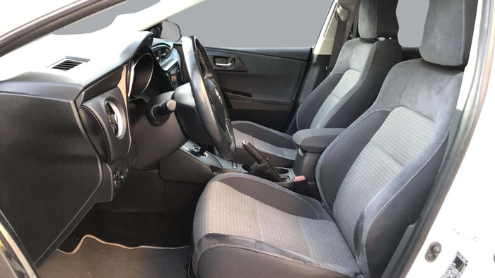 Toyota Auris 140H Hybrid Business 100 kW (136 CV) Vehículo usado en Sevilla Toyota Auris 140H Hybrid Business 100 kW (136 CV) Vehículo usado en Sevilla