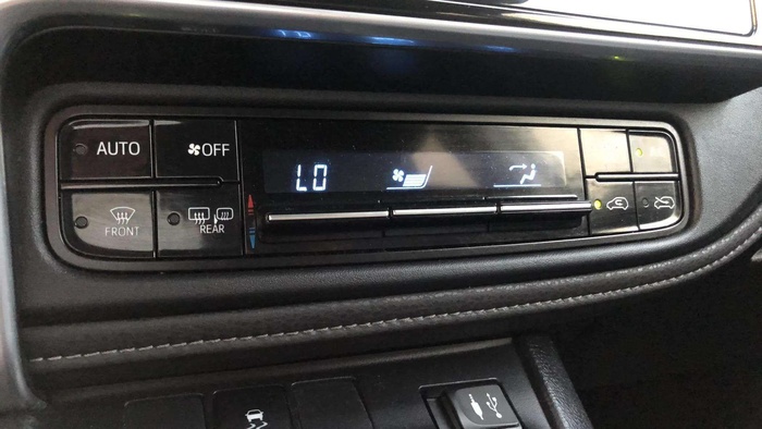 Toyota Auris 140H Hybrid Business 100 kW (136 CV) Vehículo usado en Sevilla Toyota Auris 140H Hybrid Business 100 kW (136 CV) Vehículo usado en Sevilla