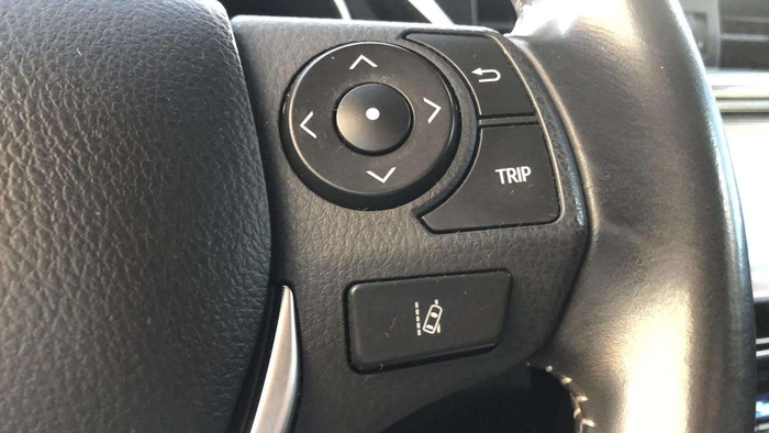 Toyota Auris 140H Hybrid Business 100 kW (136 CV) Vehículo usado en Sevilla Toyota Auris 140H Hybrid Business 100 kW (136 CV) Vehículo usado en Sevilla