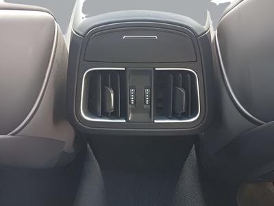 Maserati Levante 2.0 Executive L4 Hybrid-Gasolina AWD 243 kW (330 CV) 8 Maserati Levante 2.0 Executive L4 Hybrid-Gasolina AWD 243 kW (330 CV) 8