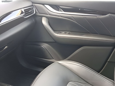 Maserati Levante 2.0 Executive L4 Hybrid-Gasolina AWD 243 kW (330 CV) 9 Maserati Levante 2.0 Executive L4 Hybrid-Gasolina AWD 243 kW (330 CV) 9