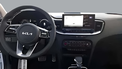 Kia XCeed 1.6 GDi PHEV eMotion 104 kW (141 CV) 19 Kia XCeed 1.6 GDi PHEV eMotion 104 kW (141 CV) 19