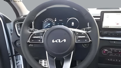 Kia XCeed 1.6 GDi PHEV eMotion 104 kW (141 CV) 18 Kia XCeed 1.6 GDi PHEV eMotion 104 kW (141 CV) 18