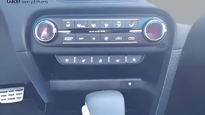 Kia XCeed 1.6 GDi PHEV eMotion 104 kW (141 CV) 23 Kia XCeed 1.6 GDi PHEV eMotion 104 kW (141 CV) 23