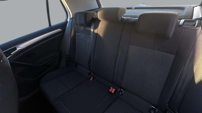 Volkswagen Golf Edition 1.6 TDI 85 kW (115 CV) Vehículo usado en Sevilla Volkswagen Golf Edition 1.6 TDI 85 kW (115 CV) Vehículo usado en Sevilla