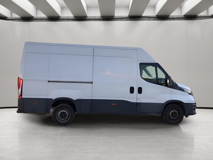 Iveco Daily Furgon 35S 16H V 3520/H3 115 kW (156 CV) Vehículo usado en Sevilla Iveco Daily Furgon 35S 16H V 3520/H3 115 kW (156 CV) Vehículo usado en Sevilla