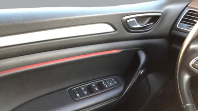 Renault Megane Zen Blue dCi 85 kW (115 CV) EDC 12 Renault Megane Zen Blue dCi 85 kW (115 CV) EDC 12