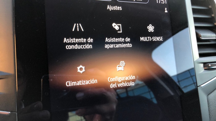 Renault Megane Zen Blue dCi 85 kW (115 CV) EDC Vehículo usado en Sevilla Renault Megane Zen Blue dCi 85 kW (115 CV) EDC Vehículo usado en Sevilla