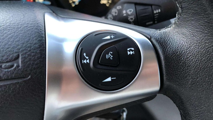 Ford C-Max 1.6 TDCI Trend 85 kW (115 CV) Vehículo usado en Sevilla Ford C-Max 1.6 TDCI Trend 85 kW (115 CV) Vehículo usado en Sevilla