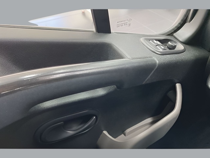 Renault Master Furgon dCi 110 L2H2 3300 81 kW (110 CV) Vehículo usado en Sevilla Renault Master Furgon dCi 110 L2H2 3300 81 kW (110 CV) Vehículo usado en Sevilla