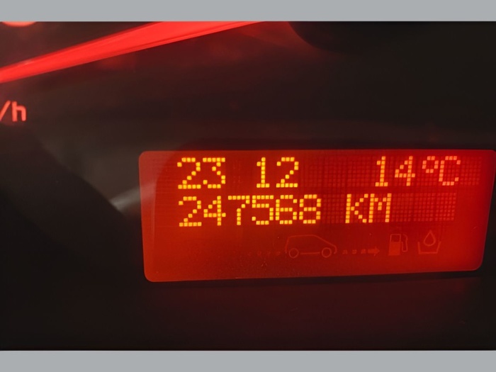 Renault Master Furgon dCi 110 L2H2 3300 81 kW (110 CV) Vehículo usado en Sevilla Renault Master Furgon dCi 110 L2H2 3300 81 kW (110 CV) Vehículo usado en Sevilla