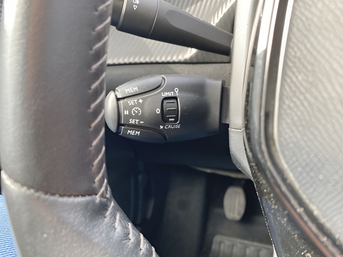 Peugeot 208 PureTech 100 Active Pack 75 kW (100 CV) Vehículo usado en Sevilla Peugeot 208 PureTech 100 Active Pack 75 kW (100 CV) Vehículo usado en Sevilla