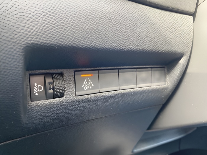 Peugeot 208 PureTech 100 Active Pack 75 kW (100 CV) Vehículo usado en Sevilla Peugeot 208 PureTech 100 Active Pack 75 kW (100 CV) Vehículo usado en Sevilla