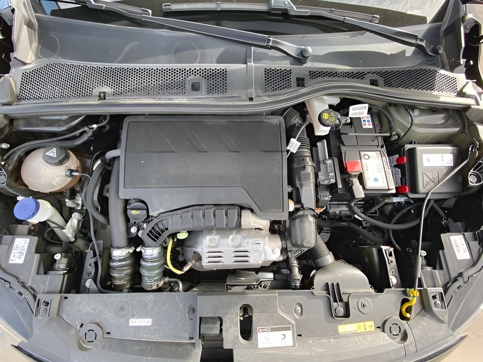 Peugeot 208 PureTech 100 Active Pack 75 kW (100 CV) Vehículo usado en Sevilla Peugeot 208 PureTech 100 Active Pack 75 kW (100 CV) Vehículo usado en Sevilla