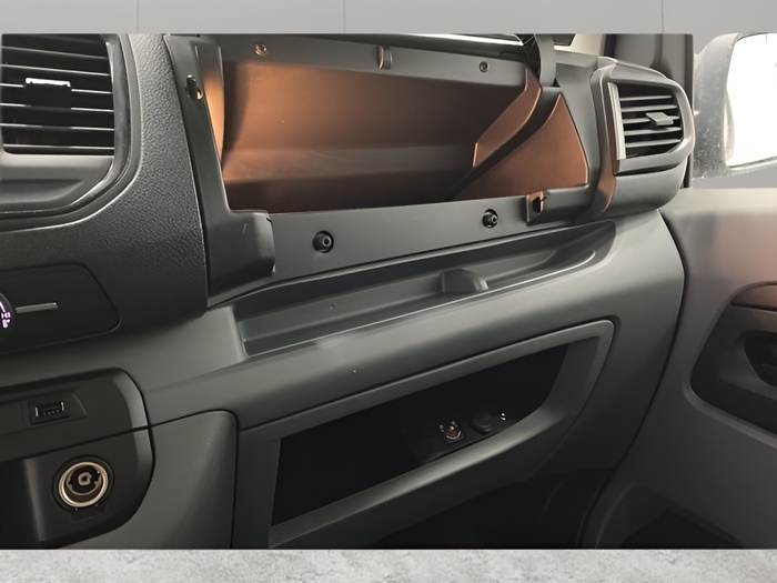 Citroen Jumpy Carozado Caja Cerrada Isotermo Talla M Control BlueHDi 90 kW (122 CV) Vehículo usado en Sevilla Citroen Jumpy Carozado Caja Cerrada Isotermo Talla M Control BlueHDi 90 kW (122 CV) Vehículo usado en Sevilla