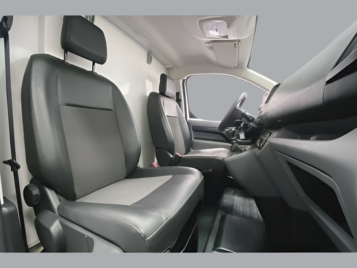 Citroen Jumpy Carozado Caja Cerrada Isotermo Talla M Control BlueHDi 90 kW (122 CV) Vehículo usado en Sevilla Citroen Jumpy Carozado Caja Cerrada Isotermo Talla M Control BlueHDi 90 kW (122 CV) Vehículo usado en Sevilla