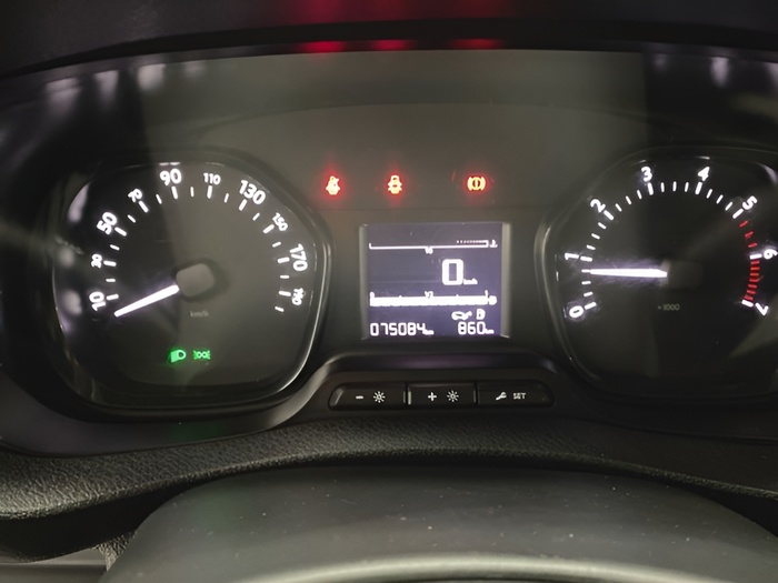 Citroen Jumpy Carozado Caja Cerrada Isotermo Talla M Control BlueHDi 90 kW (122 CV) Vehículo usado en Sevilla Citroen Jumpy Carozado Caja Cerrada Isotermo Talla M Control BlueHDi 90 kW (122 CV) Vehículo usado en Sevilla