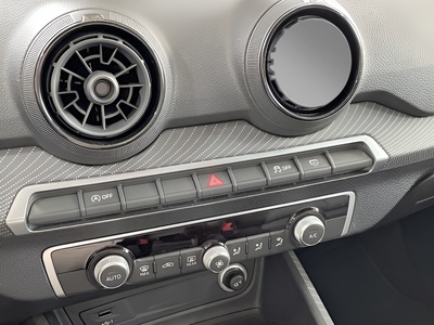 Audi Q2 design edition 1.4 TFSI CoD 110 kW (150 CV) 20 Audi Q2 design edition 1.4 TFSI CoD 110 kW (150 CV) 20