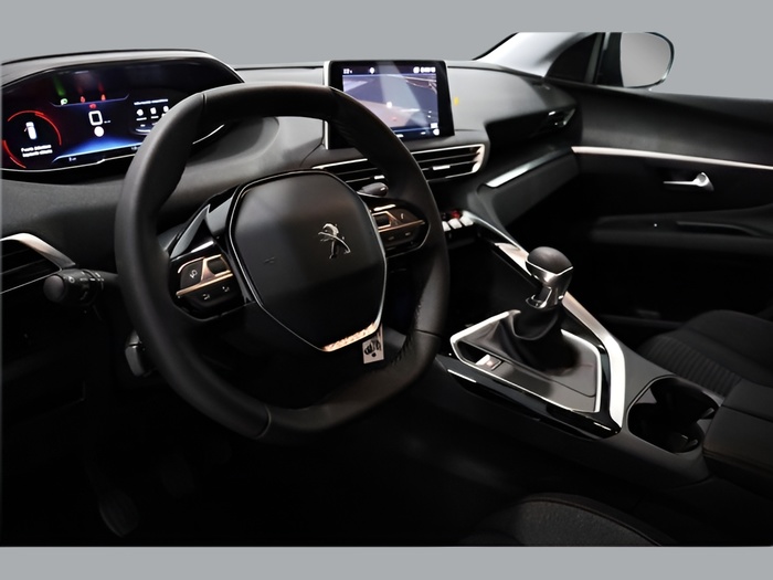 Peugeot 3008 PureTech 130 S&S Active 96 kW (130 CV) Vehículo usado en Sevilla Peugeot 3008 PureTech 130 S&S Active 96 kW (130 CV) Vehículo usado en Sevilla