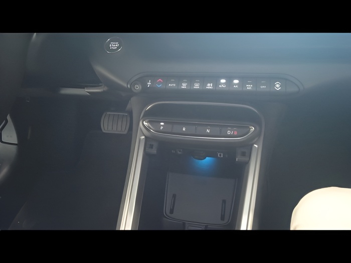 Jeep Avenger BEV Avenger 115 kW (156 CV) Vehículo usado en Sevilla Jeep Avenger BEV Avenger 115 kW (156 CV) Vehículo usado en Sevilla