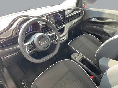 Fiat 500 Electrico Monotrim 320km 87 kW (118 CV) 13 Fiat 500 Electrico Monotrim 320km 87 kW (118 CV) 13