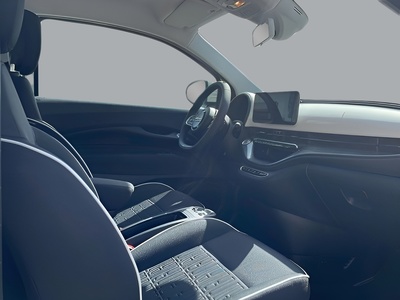 Fiat 500 Electrico Monotrim 320km 87 kW (118 CV) 17 Fiat 500 Electrico Monotrim 320km 87 kW (118 CV) 17