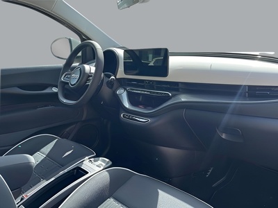 Fiat 500 Electrico Monotrim 320km 87 kW (118 CV) 9 Fiat 500 Electrico Monotrim 320km 87 kW (118 CV) 9