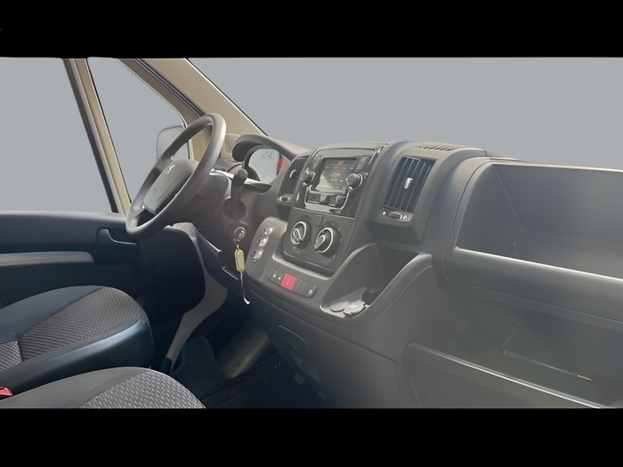 Peugeot e-Boxer Furgón Electrico 435 L2H2 Pack 37kWh 90 kW (122 CV) Vehículo usado en Sevilla Peugeot e-Boxer Furgón Electrico 435 L2H2 Pack 37kWh 90 kW (122 CV) Vehículo usado en Sevilla