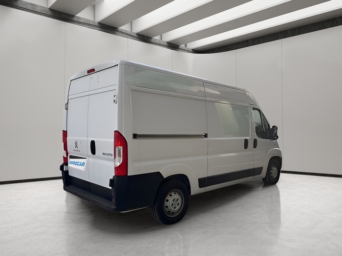 Peugeot e-Boxer Furgón Electrico 435 L2H2 Pack 37kWh 90 kW (122 CV) Vehículo usado en Sevilla Peugeot e-Boxer Furgón Electrico 435 L2H2 Pack 37kWh 90 kW (122 CV) Vehículo usado en Sevilla