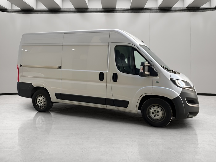 Peugeot e-Boxer Furgón Electrico 435 L2H2 Pack 37kWh 90 kW (122 CV) Vehículo usado en Sevilla Peugeot e-Boxer Furgón Electrico 435 L2H2 Pack 37kWh 90 kW (122 CV) Vehículo usado en Sevilla