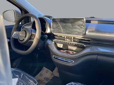 Fiat 500 Electrico Monotrim 320km 87 kW (118 CV) 10 Fiat 500 Electrico Monotrim 320km 87 kW (118 CV) 10