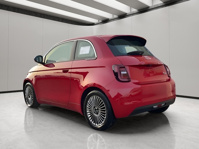 Fiat 500 Electrico 500 Icon Hb 320km 85 kW (118 CV) Vehículo usado en Sevilla Fiat 500 Electrico 500 Icon Hb 320km 85 kW (118 CV) Vehículo usado en Sevilla