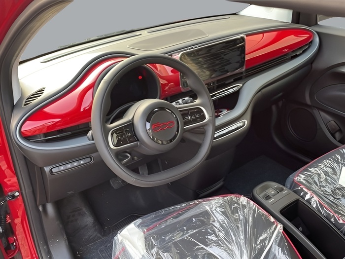 Fiat 500 Electrico 500 Icon Hb 320km 85 kW (118 CV) Vehículo usado en Sevilla Fiat 500 Electrico 500 Icon Hb 320km 85 kW (118 CV) Vehículo usado en Sevilla