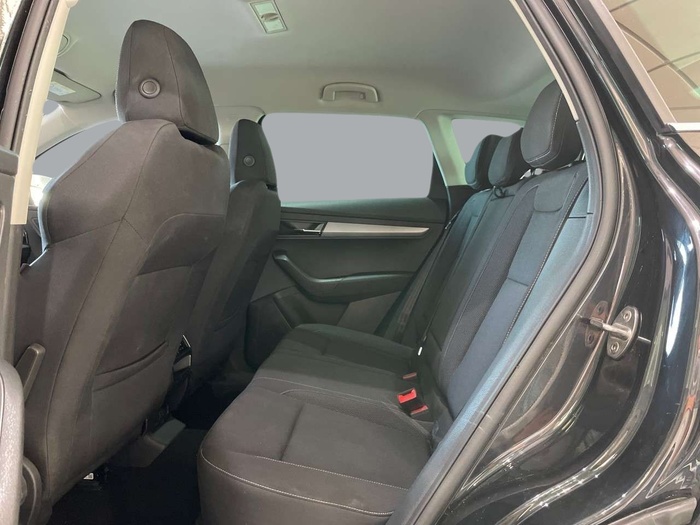 Skoda Karoq 1.5 TSI ACT Ambition DSG 110 kW (150 CV) Vehículo usado en Sevilla Skoda Karoq 1.5 TSI ACT Ambition DSG 110 kW (150 CV) Vehículo usado en Sevilla