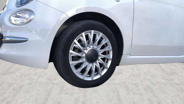 Fiat 500 1.0 Hybrid Dolcevita 51 kW (70 CV) Vehículo usado en Sevilla Fiat 500 1.0 Hybrid Dolcevita 51 kW (70 CV) Vehículo usado en Sevilla