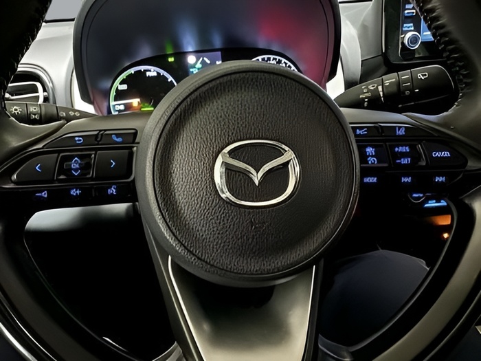 Mazda Mazda 2 1.5 Hybrid Agile CVT 85 kW (116 CV) Vehículo usado en Sevilla Mazda Mazda 2 1.5 Hybrid Agile CVT 85 kW (116 CV) Vehículo usado en Sevilla