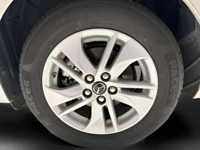 Mazda Mazda 2 1.5 Hybrid Agile CVT 85 kW (116 CV) Vehículo usado en Sevilla Mazda Mazda 2 1.5 Hybrid Agile CVT 85 kW (116 CV) Vehículo usado en Sevilla