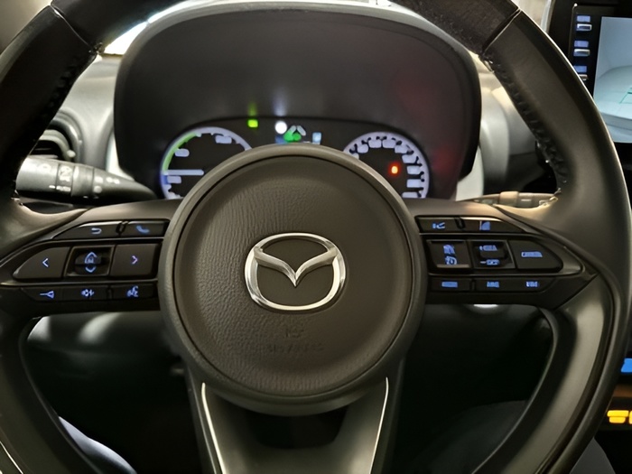 Mazda Mazda 2 1.5 Hybrid Agile CVT 85 kW (116 CV) Vehículo usado en Sevilla Mazda Mazda 2 1.5 Hybrid Agile CVT 85 kW (116 CV) Vehículo usado en Sevilla