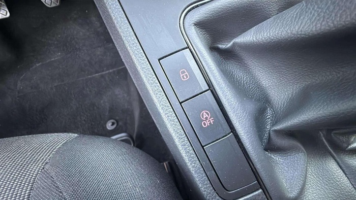 SEAT Arona 1.6 TDI Reference 70 kW (95 CV) Vehículo usado en Sevilla SEAT Arona 1.6 TDI Reference 70 kW (95 CV) Vehículo usado en Sevilla