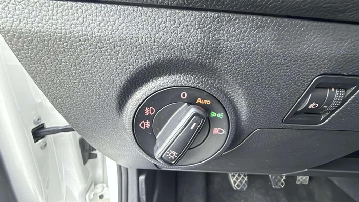 SEAT Arona 1.6 TDI Reference 70 kW (95 CV) Vehículo usado en Sevilla SEAT Arona 1.6 TDI Reference 70 kW (95 CV) Vehículo usado en Sevilla