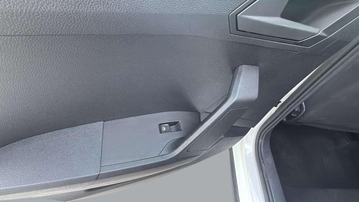 SEAT Arona 1.6 TDI Reference 70 kW (95 CV) Vehículo usado en Sevilla SEAT Arona 1.6 TDI Reference 70 kW (95 CV) Vehículo usado en Sevilla